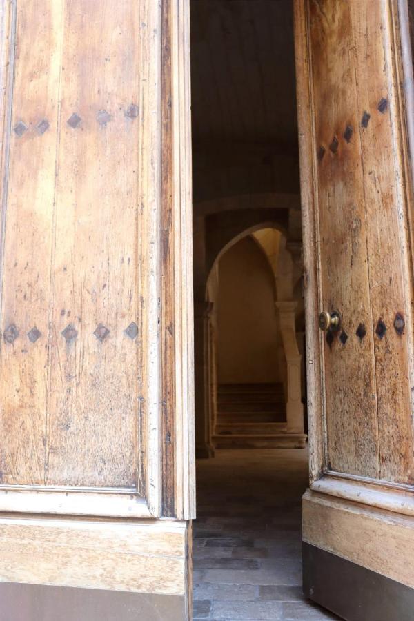 Uzes, Au Coeur Du Centre Medieval La Boussole D'Uzes, Appartement De Caractere Du XVII -Eme Siecle מראה חיצוני תמונה